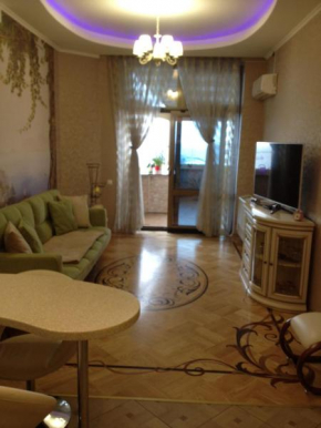 Apartment on Neserbskaya 14